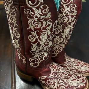 Corral Women's Red Embroidered Boots